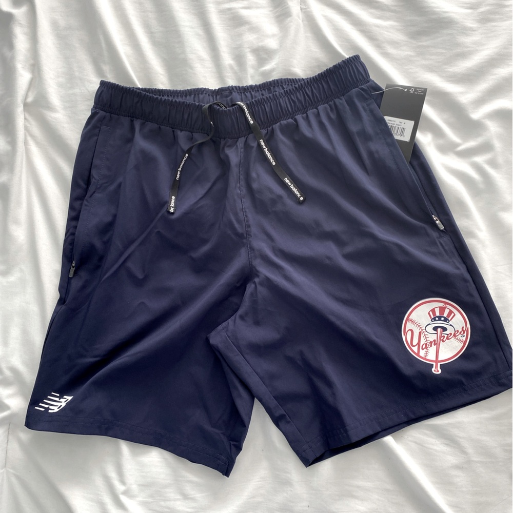PRICE DROP! New Balance Yankees lightweight Woven Training Short. Men’s medium.
